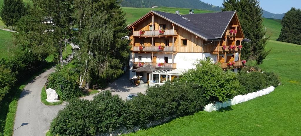 Appartments Helvetia Niederdorf Exteriör bild