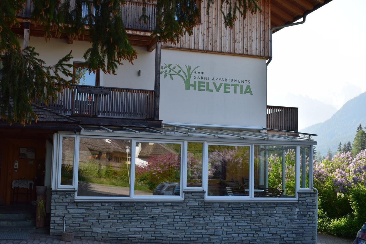 Appartments Helvetia Niederdorf Exteriör bild